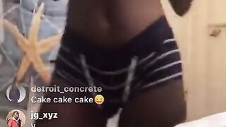 Luhmoo Naked on Instagram Live