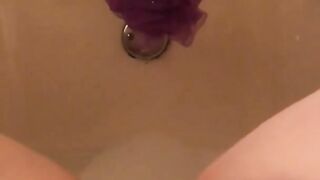 Wife Masturbates in Tub