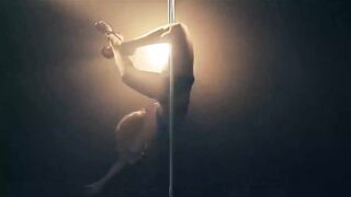 SEXY GIRL POLE DANCE