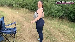 Mia Sweetheart fits her fat ass in jeans