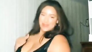 Tik Tok Female: Chick with HUGE tits!