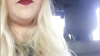 Caught Blonde PAWG Teen Cumming in the Car - Public Voyer - Effygracecams