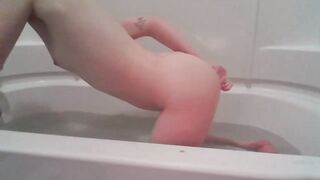 Watch me Fuck myself with my Vibrating Dildo in the Tub!