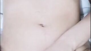 18 Year old Girl Masturbating