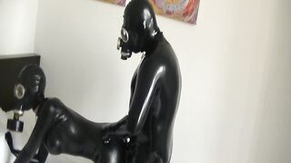 Latex and gasmasksex