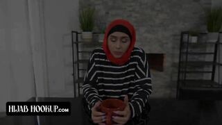 Hijab Stepmom Learns How To Pleasure - HijabHookup New Serie