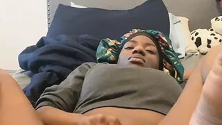 Ebony cums after rubbing  clit