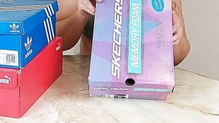 Sneaker unboxing and try on