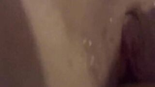 18 year old slut makes her pussy cum