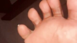 New EBONY giantess Shows off feet before Pedicure- Want to see more?