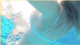 ????HOT MILF in wet shirt underwater POV