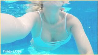 ????HOT MILF in wet shirt underwater POV