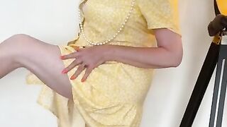 Annabel’s yellow summer dress