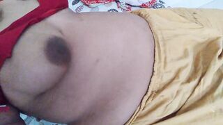 Moti Gand wali desi Bhabhi playboy ko ghar le ate hain aur mast chudai kiy - Indian Homemade Sex (Huge cumshot)