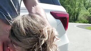 Amateur Hot Girl Gives Blowjob On Roadside