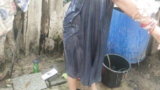 Anita hot bathing outside with sex