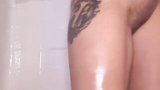 Oiled up teen goth clapping ass fansly:ghxstpupx66