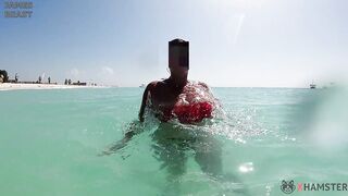 Slow motion boobs flashing in the sea - Amateur Russian couple