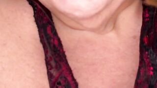 Busty granny bbw fucks herself with her finger