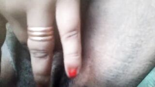 Desi Indian Girl Showing her Big tits and doing masturbation