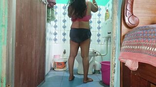 Your Salu Bhabhi sex in bathroom