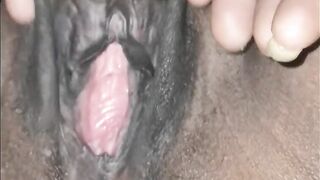 Sri Lankan Mature MILF gets pussy massaged with loud moan | ශානි අක්කිගෙ හුත්ත මසාජ්