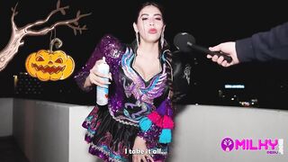 Horny milf decides to go to my apartment and not to her Halloween party - Gatidiosa