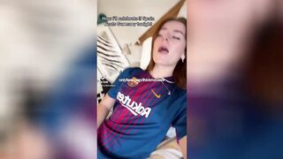 18-Year-Old Influencer’s Pussy Peek During Erotic TikTok Livestream