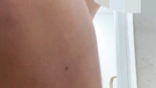 Naked and exposed crab-legged masturbation in a public toilet outside♡